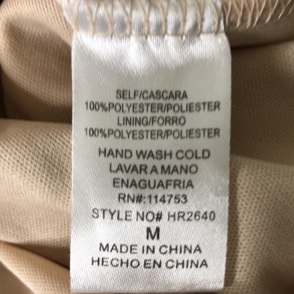 The Clothing Company Women’s Floral Off-Shoulder Flare Sleeve Romper Size M - Picture 12 of 13